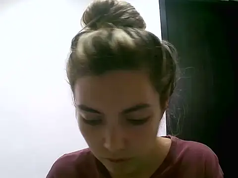 Snapshot of VittoriaTaylor chatting on May 2, 8:36 pm VittoriaTaylor online show from May 2, 8:36 pm