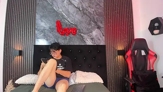 Snapshot of vanilla_hot chatting on February 17, 1:21 pm vanilla hot online show from February 17, 1:21 pm
