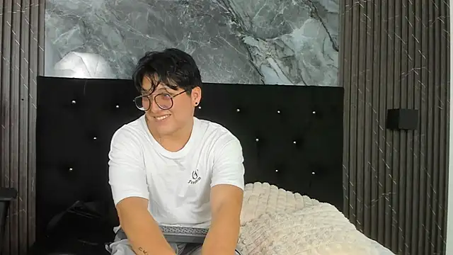 Snapshot of vanilla_hot chatting on March 5, 1:17 pm vanilla hot online show from March 5, 1:17 pm