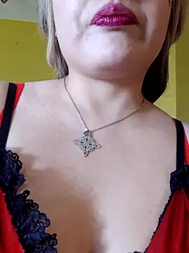 monicavictoria1301 online show from October 31, 8:43 pm