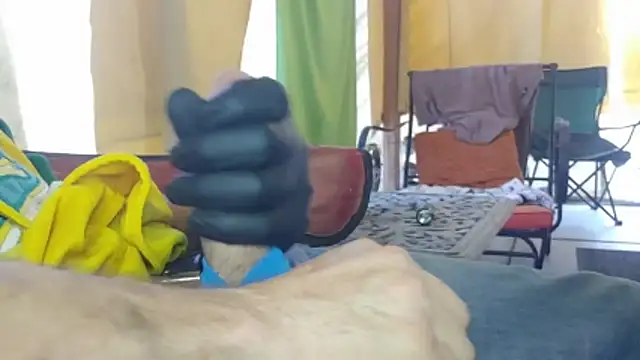 Snapshot of bwcbeat83 chatting on February 26, 11:26 pm bwcbeat83 online show from February 26, 11:26 pm