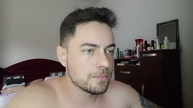 Snapshot of Dyllan__ chatting on May 29, 2:15 pm Dyllan online show from May 29, 2:15 pm