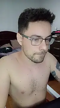 Snapshot of Dyllan__ chatting on June 5, 12:44 pm Dyllan online show from June 5, 12:44 pm