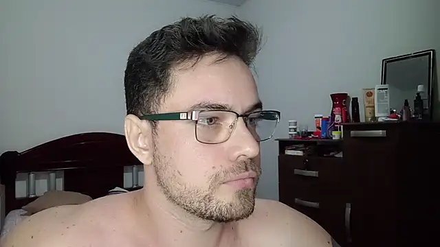 Snapshot of Dyllan__ chatting on June 13, 2:15 pm Dyllan online show from June 13, 2:15 pm