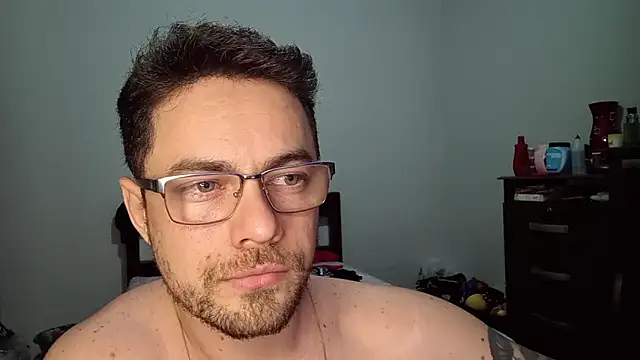 Snapshot of Dyllan__ chatting on June 18, 1:50 am Dyllan online show from June 18, 1:50 am