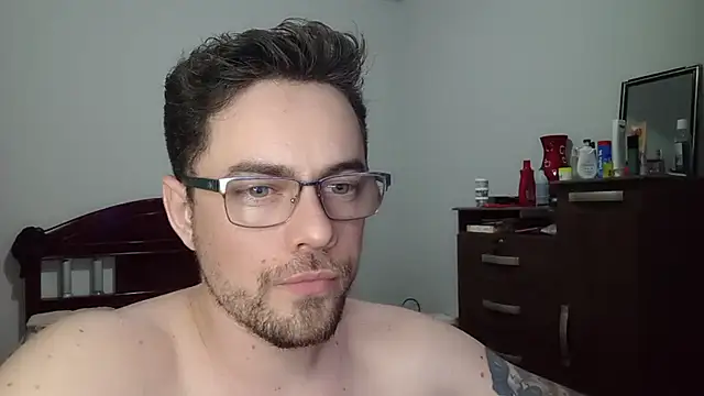 Snapshot of Dyllan__ chatting on June 22, 1:40 am Dyllan online show from June 22, 1:40 am
