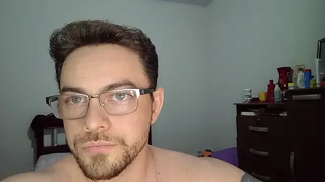 Snapshot of Dyllan__ chatting on June 24, 1:26 am Dyllan online show from June 24, 1:26 am