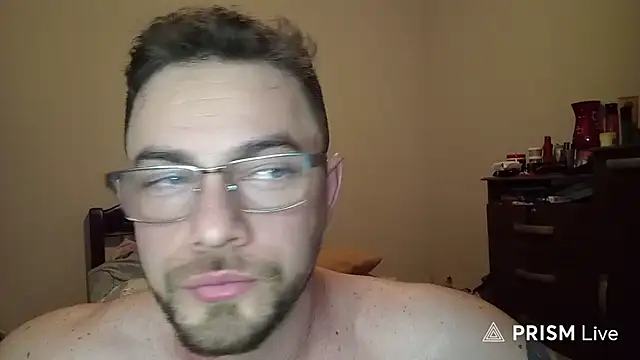 Snapshot of Dyllan__ chatting on July 7, 1:30 am Dyllan online show from July 7, 1:30 am