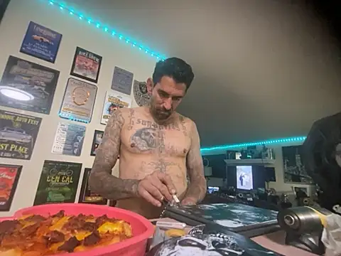 hornycouple818 online show from November 25, 9:42 am