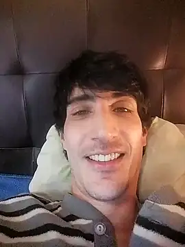 Snapshot of moutt99 chatting on January 24, 10:21 am moutt99 online show from January 24, 10:21 am