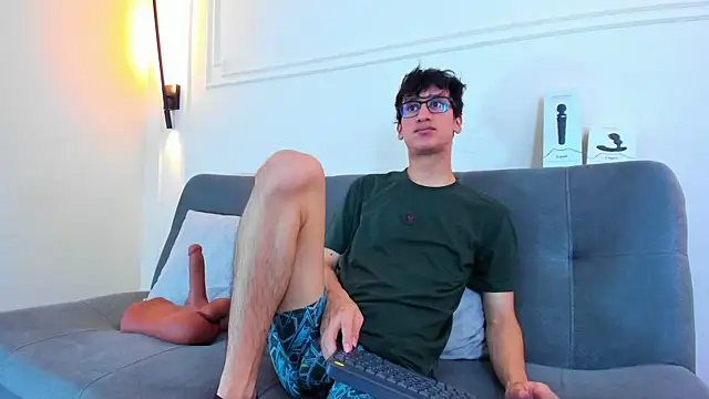 Cum hunters online show from December 19, 3:13 am