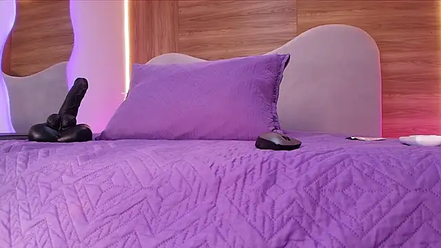 Snapshot of Auroraa_miller chatting on February 21, 3:07 am Auroraa miller online show from February 21, 3:07 am