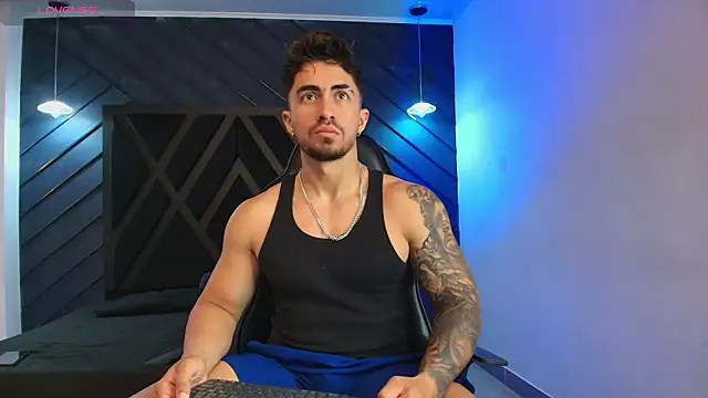 Snapshot of Brad_Summer chatting on May 6, 2:55 pm Brad Summer online show from May 6, 2:55 pm