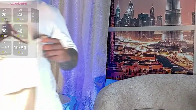 Snapshot of Brad_Summer chatting on June 8, 5:35 pm Brad Summer online show from June 8, 5:35 pm