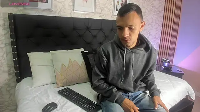 stefany pablo1 online show from March 3, 1:09 pm