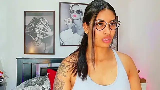 Snapshot of loretahorny chatting on February 18, 1:40 pm loretahorny online show from February 18, 1:40 pm