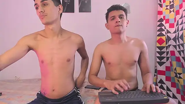 CoupleTwink12 online show from February 27, 7:36 pm