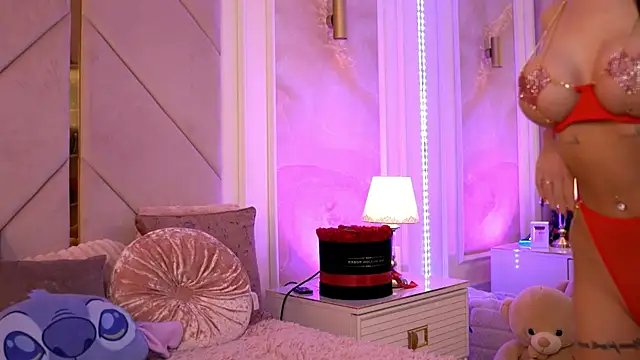 Alexaheyess online show from March 15, 6:25 am