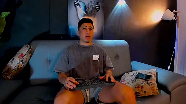 Snapshot of Fraannco chatting on January 24, 8:54 pm Fraannco online show from January 24, 8:54 pm