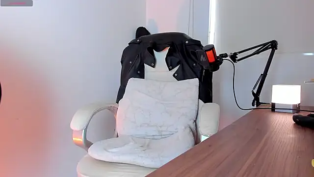 Snapshot of Fraannco chatting on March 6, 1:35 pm Fraannco online show from March 6, 1:35 pm