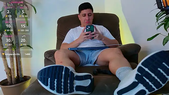 Snapshot of Fraannco chatting on October 1, 9:10 pm Fraannco online show from October 1, 9:10 pm