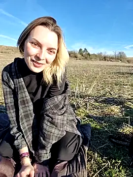 Snapshot of jennisweet chatting on March 3, 3:20 pm jennisweet online show from March 3, 3:20 pm