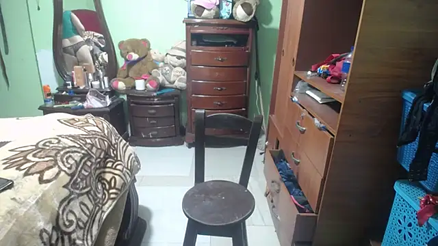 Snapshot of jazmin_mature_ chatting on October 28, 1:03 pm jazmin mature online show from October 28, 1:03 pm