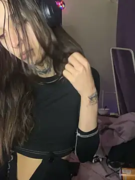 Snapshot of mollyEXD chatting on March 2, 9:11 pm mollyEXD online show from March 2, 9:11 pm