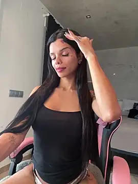 Rosariolovex online show from February 19, 4:00 pm