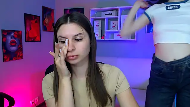 Snapshot of flora_ri chatting on September 28, 9:14 am flora ri online show from September 28, 9:14 am