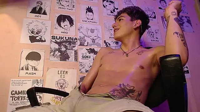 Snapshot of Mickey_Magic chatting on March 2, 8:05 am Mickey Magic online show from March 2, 8:05 am