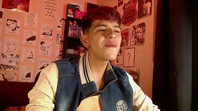 Snapshot of Mickey_Magic chatting on March 14, 3:26 am Mickey Magic online show from March 14, 3:26 am