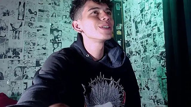 Snapshot of Mickey_Magic chatting on November 15, 6:33 am Mickey Magic online show from November 15, 6:33 am