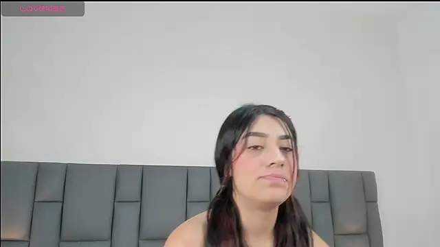 Snapshot of JuliiSweetie chatting on February 18, 7:41 pm JuliiSweetie online show from February 18, 7:41 pm