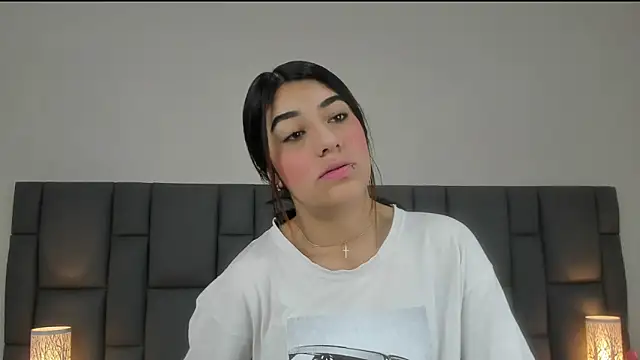 Snapshot of JuliiSweetie chatting on March 7, 7:16 pm JuliiSweetie online show from March 7, 7:16 pm