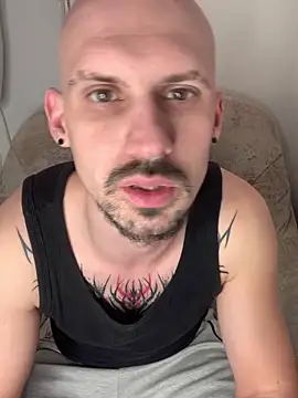 Snapshot of AssHunter4k chatting on February 20, 4:14 pm AssHunter4k online show from February 20, 4:14 pm