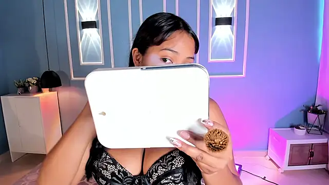 Snapshot of isabella_zc chatting on June 15, 12:51 pm isabella zc online show from June 15, 12:51 pm