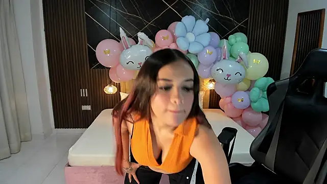 Lolly 18 online show from April 12, 8:36 pm