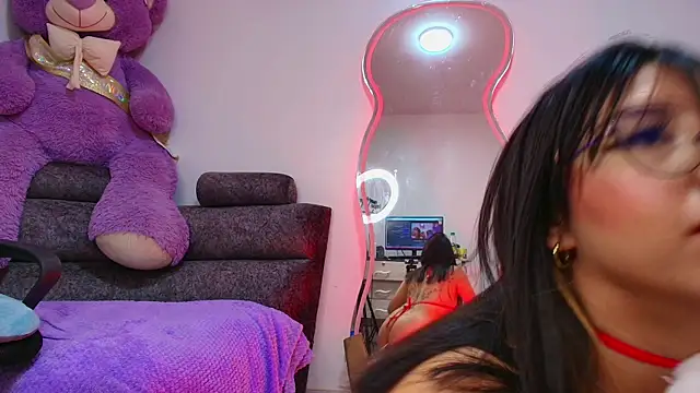 MiaFlamesxxx online show from December 14, 1:44 am