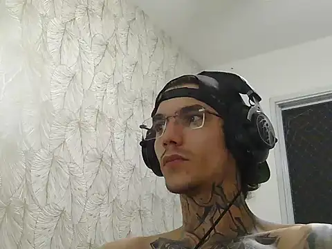 Snapshot of smokingink chatting on April 25, 1:41 am smokingink online show from April 25, 1:41 am