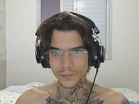 Snapshot of smokingink chatting on April 25, 9:12 pm smokingink online show from April 25, 9:12 pm