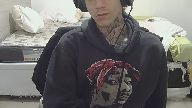 Snapshot of smokingink chatting on May 16, 7:34 pm smokingink online show from May 16, 7:34 pm