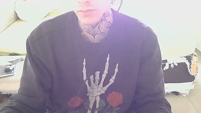 Snapshot of smokingink chatting on May 31, 6:09 pm smokingink online show from May 31, 6:09 pm