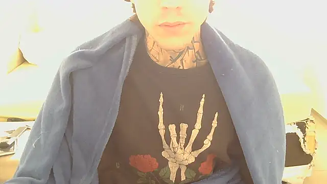 Snapshot of smokingink chatting on June 1, 4:41 pm smokingink online show from June 1, 4:41 pm