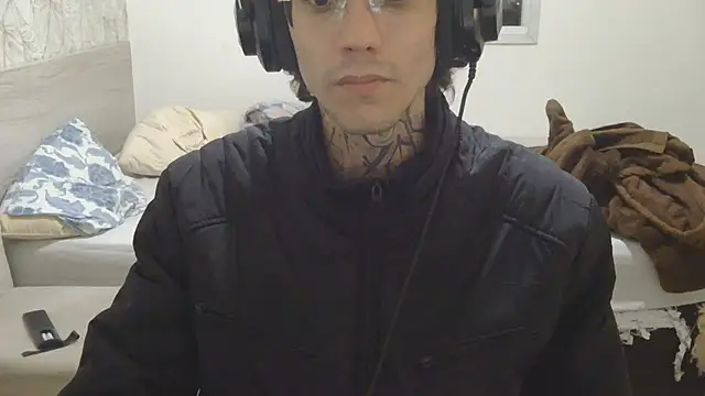 Snapshot of smokingink chatting on July 7, 12:24 am smokingink online show from July 7, 12:24 am