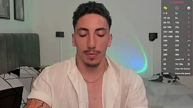 Snapshot of dylanspencer28 chatting on January 25, 10:29 am dylanspencer28 online show from January 25, 10:29 am