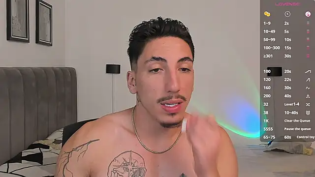 Snapshot of dylanspencer28 chatting on February 11, 9:46 pm dylanspencer28 online show from February 11, 9:46 pm