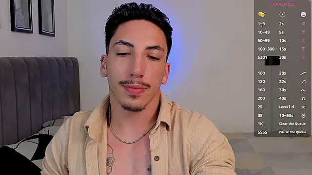 Snapshot of dylanspencer28 chatting on March 3, 10:42 pm dylanspencer28 online show from March 3, 10:42 pm