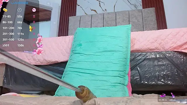 JosieBrown  online show from April 17, 8:12 pm