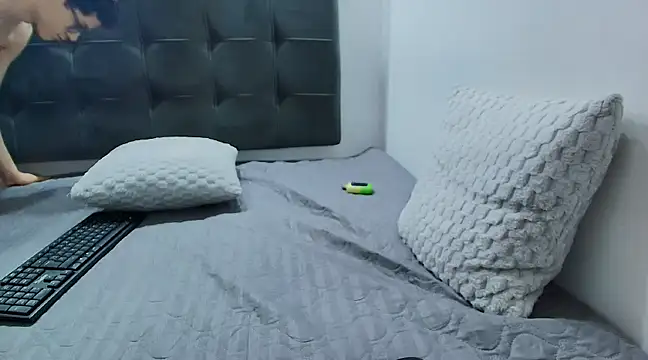 wolfandsky online show from February 11, 5:29 pm